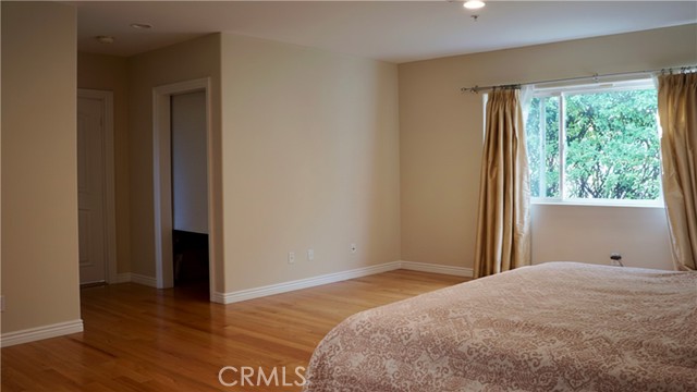 Detail Gallery Image 25 of 32 For 925 Sherlock Dr, Burbank,  CA 91501 - 3 Beds | 3 Baths