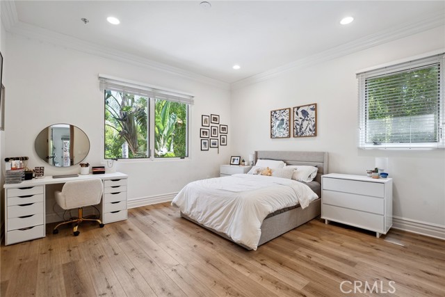 23115 Erwin Street, Woodland Hills CA: https://media.crmls.org/medias/db6b2cba-30b5-43b2-a613-37233fc6c7d5.jpg