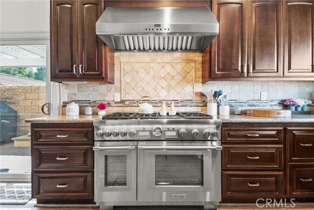 536 S Tumbleweed Road, Anaheim Hills CA: https://media.crmls.org/medias/db6c6224-6fe9-41bb-8df2-3c1eac2580d3.jpg