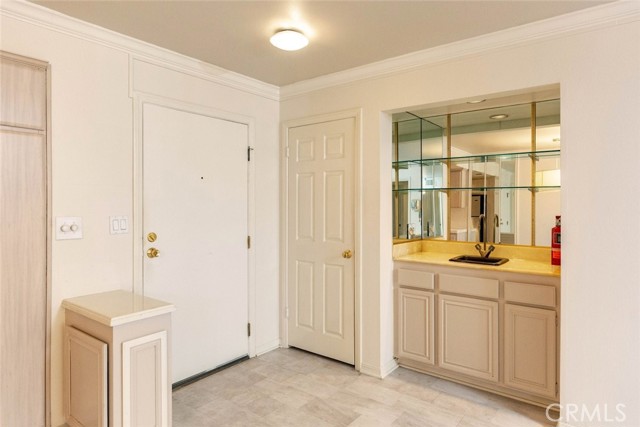 Detail Gallery Image 9 of 35 For 1854 S Beverly Glen Bld #204,  –,  CA 90025 - 2 Beds | 2 Baths