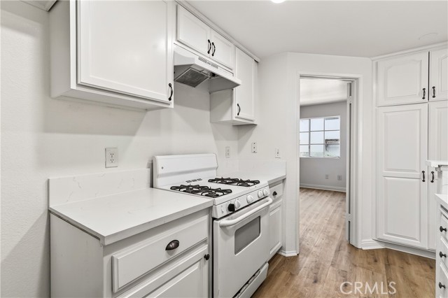 16377 Lakeshore, Lake Elsinore CA: https://media.crmls.org/medias/db6d18f4-5c6a-472f-a132-f6da591e933a.jpg