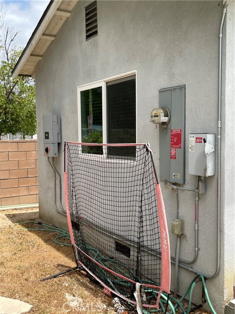 7957 Sausalito Avenue, West Hills CA: https://media.crmls.org/medias/db6d1fd8-f065-4ba0-8ff4-5e36b3f17241.jpg