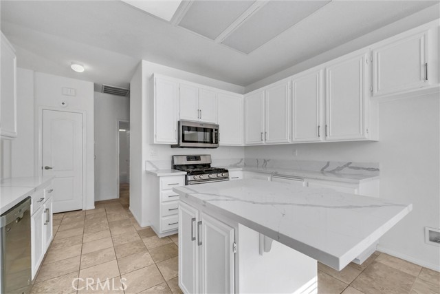 11110 Sandy Lane, Apple Valley CA: https://media.crmls.org/medias/db6d548d-55ce-4c77-ad8d-09ac9fc71f2a.jpg
