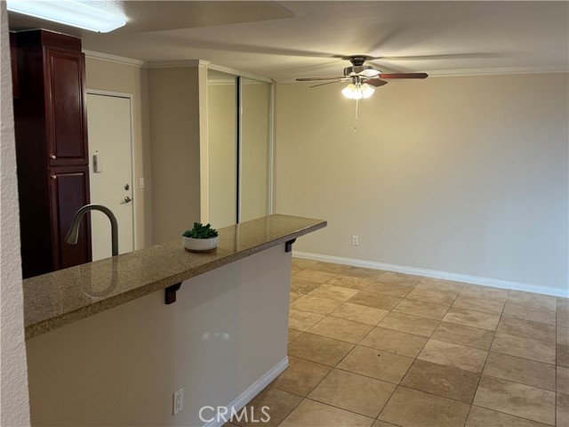 Detail Gallery Image 7 of 17 For 5510 Owensmouth Ave #120,  Woodland Hills,  CA 91367 - 3 Beds | 2 Baths