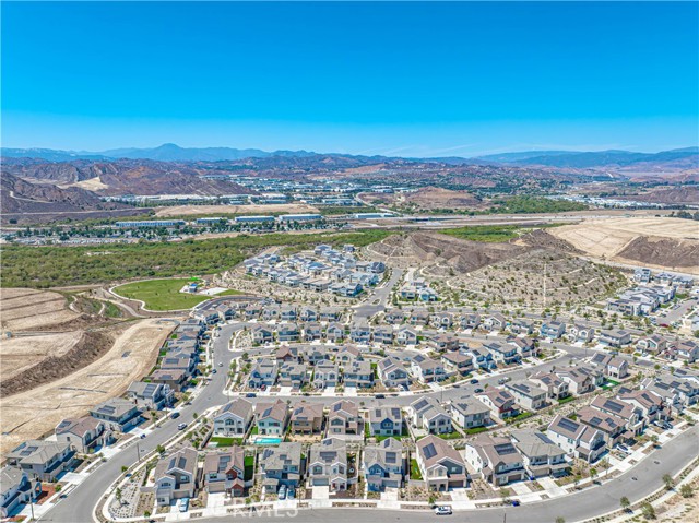 27871 Screenplay Place, Valencia CA: https://media.crmls.org/medias/db6e29b2-646a-4c12-b7b2-dd69c00713f4.jpg