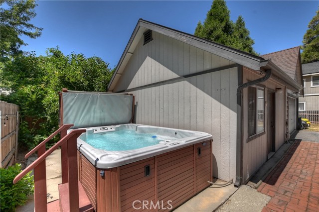 22989 Pine Lane, Crestline CA: https://media.crmls.org/medias/db6e4543-e74b-4abe-a7a7-3ad462846d95.jpg
