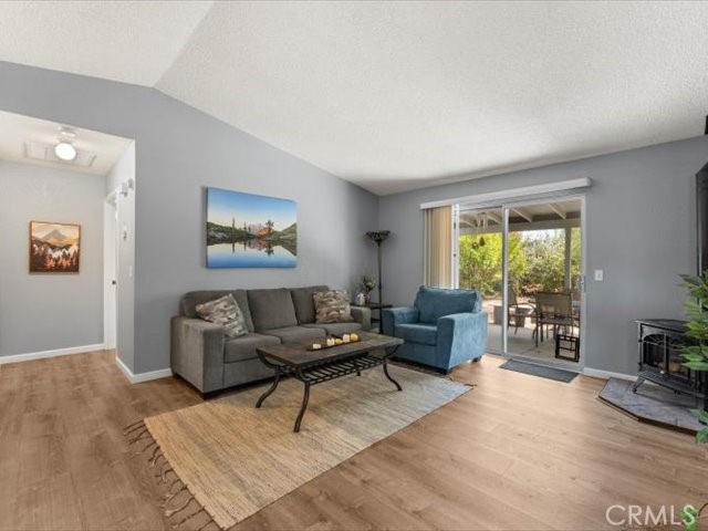 Detail Gallery Image 7 of 48 For 667 Brookridge Dr, Redding,  CA 96003 - 2 Beds | 2 Baths