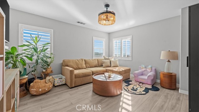 Detail Gallery Image 3 of 23 For 7371 Garnet Ridge, Jurupa Valley,  CA 92509 - 4 Beds | 3/1 Baths