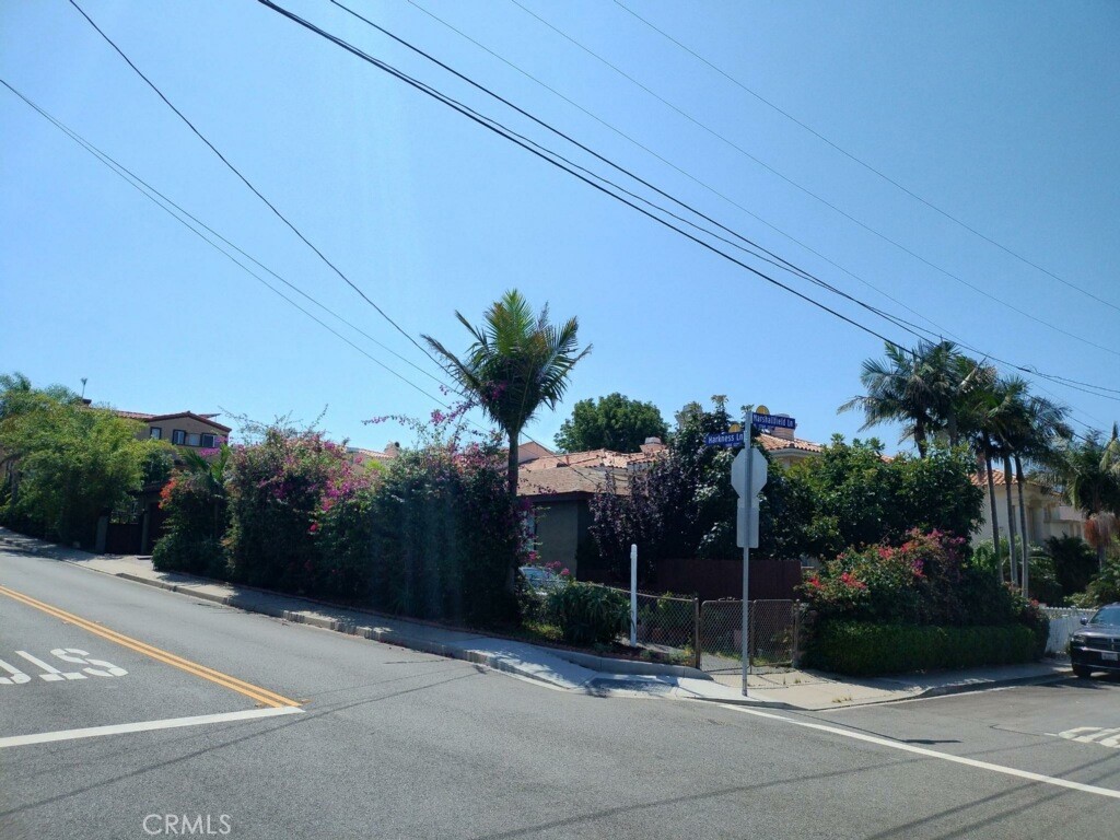 1716 Marshallfield Lane, Redondo Beach, CA 90278