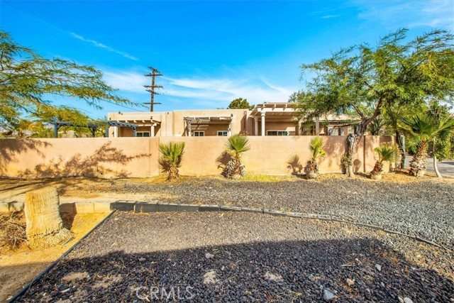 Detail Gallery Image 3 of 44 For 2646 E Vista Chino, Palm Springs,  CA 92262 - 3 Beds | 3 Baths