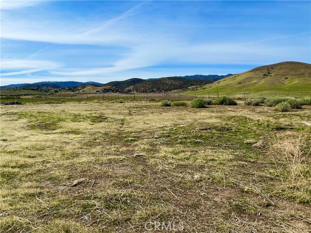 Detail Gallery Image 4 of 9 For 49357 W. Avenue D, Lake Hughes,  CA 93536 - – Beds | – Baths