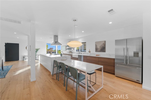 Detail Gallery Image 13 of 65 For 1079 San Jose Ave, Burbank,  CA 91501 - 4 Beds | 3/1 Baths