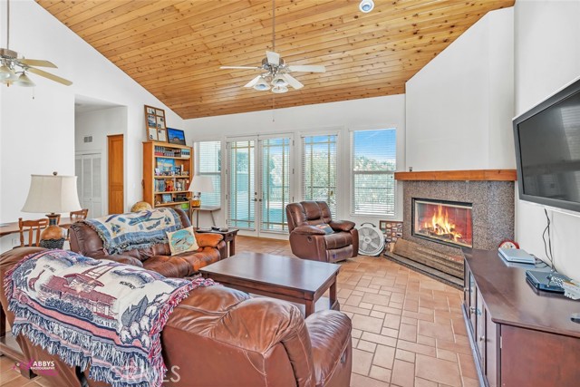 Detail Gallery Image 7 of 28 For 14718 Hwy 155, Glennville,  CA 93326 - 3 Beds | 2/1 Baths