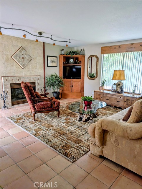 16407 Koda Road, Apple Valley CA: https://media.crmls.org/medias/db6ff5ae-5fbc-46ff-8e1b-50dd0edbd545.jpg