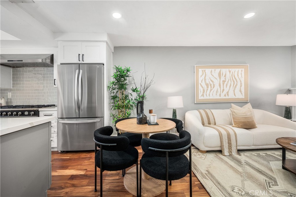2061 Chatsworth - photo 8