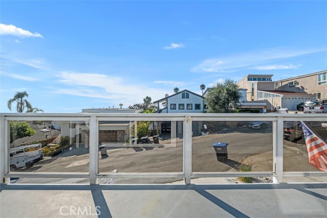 Detail Gallery Image 15 of 38 For 1070 Noria St, Laguna Beach,  CA 92651 - 3 Beds | 2 Baths