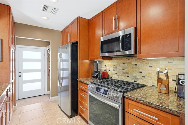 Detail Gallery Image 18 of 46 For 6200 E Fairbrook, Long Beach,  CA 90815 - 3 Beds | 1 Baths