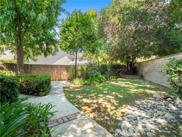 24540 Acorn Court, Newhall CA: https://media.crmls.org/medias/db727fb1-ef7c-43af-a1fb-d5dcb13181af.jpg