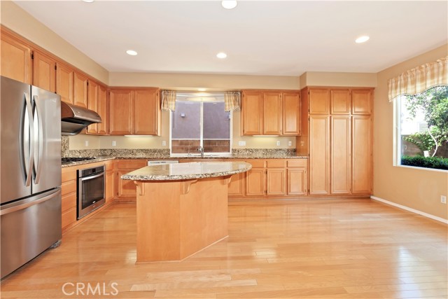 Detail Gallery Image 1 of 15 For 37 Mount Vernon, Irvine,  CA 92620 - 4 Beds | 2/1 Baths