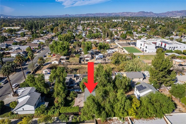 18539 Strathern Street photo 4