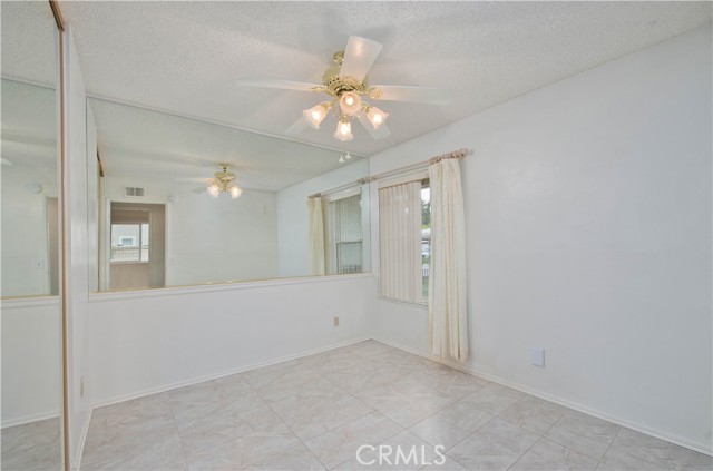 Detail Gallery Image 3 of 32 For 27820 Wakefield, Castaic,  CA 91384 - 3 Beds | 2 Baths