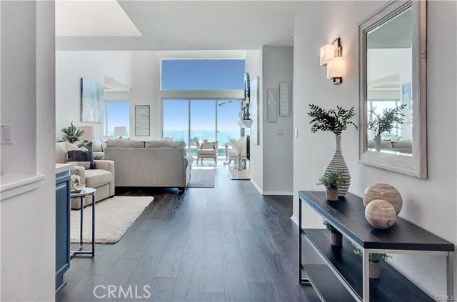Detail Gallery Image 2 of 26 For 22882 via Cordova, Dana Point,  CA 92629 - 4 Beds | 3/1 Baths