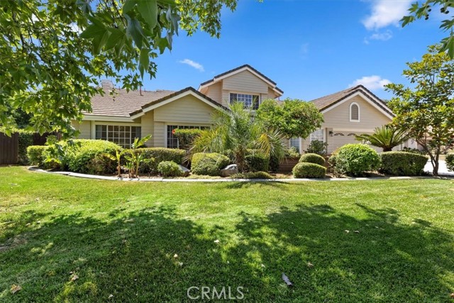 10854 Beltramo Circle, Riverside CA: https://media.crmls.org/medias/db75735f-f207-418c-ae05-7ce4cc9ebb88.jpg