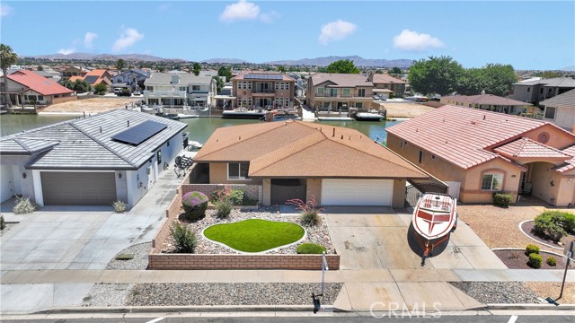 13435 Spring Valley, Victorville CA: https://media.crmls.org/medias/db770d8f-8c08-4e25-ab4d-dab0d96d1141.jpg