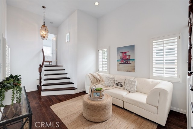 Second living room, vaulted ceilings