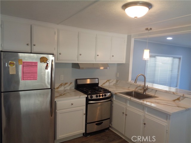 2345 W 190Th Street, Redondo Beach CA: https://media.crmls.org/medias/db783804-b757-4e13-9da2-5b6be9aeb7ad.jpg