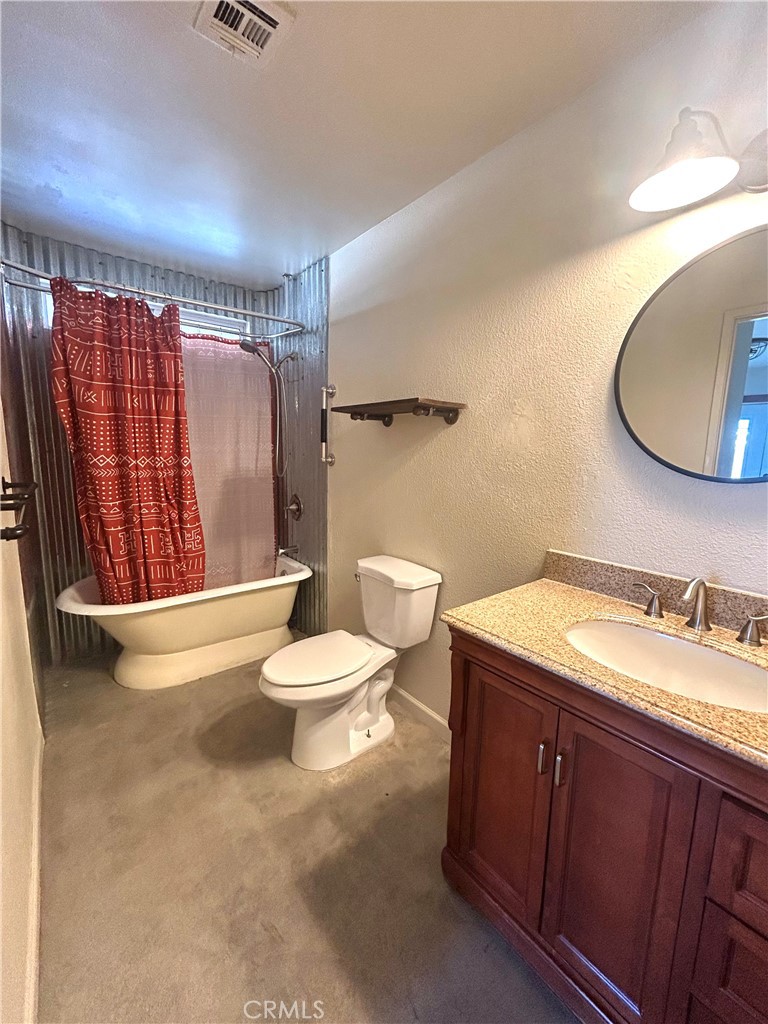 https://media.crmls.org/medias/db79e400-26b5-4673-ac59-2e651e6ca557.jpg?preset=X-Large