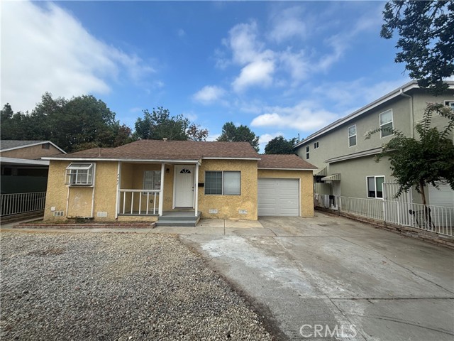 Detail Gallery Image 1 of 24 For 7447 Loma Verde Ave, Canoga Park,  CA 91303 - 3 Beds | 2 Baths