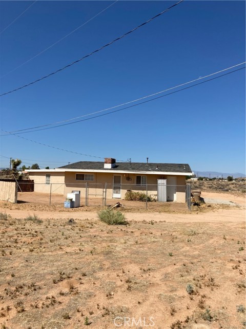 22042 Elkalo Road, Apple Valley CA: https://media.crmls.org/medias/db7abaa1-8e6d-4d20-b904-04f3c6013344.jpg