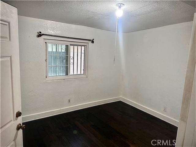 Detail Gallery Image 26 of 37 For 2129 30th W 30th, Los Angeles,  CA 90018 - 4 Beds | 1 Baths