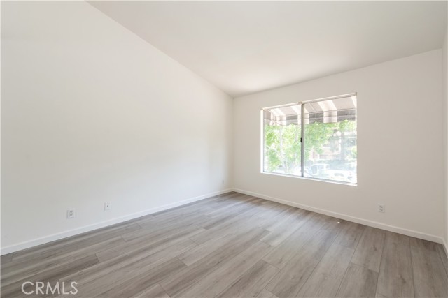 Image 18 of 34 For 223 Stanford Court 132