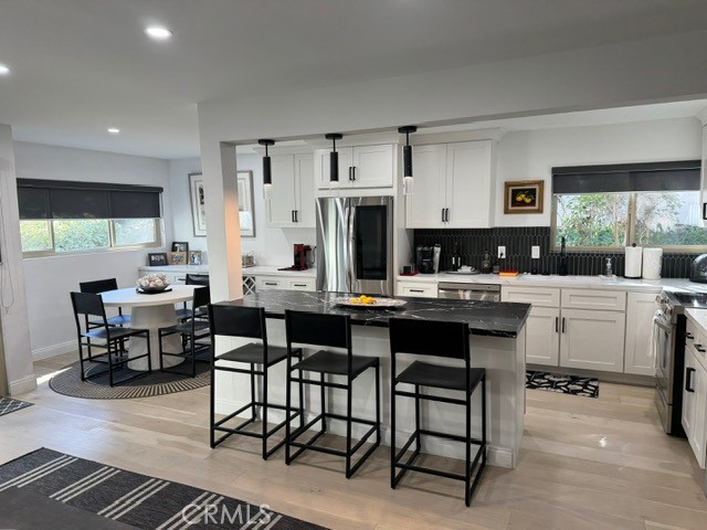 Detail Gallery Image 2 of 35 For 23643 37 Park Capri #37,  Calabasas,  CA 91302 - 3 Beds | 2 Baths