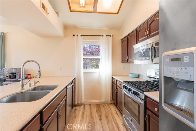 Detail Gallery Image 5 of 16 For 419 Cherokee Ct, Paso Robles,  CA 93446 - 3 Beds | 2 Baths