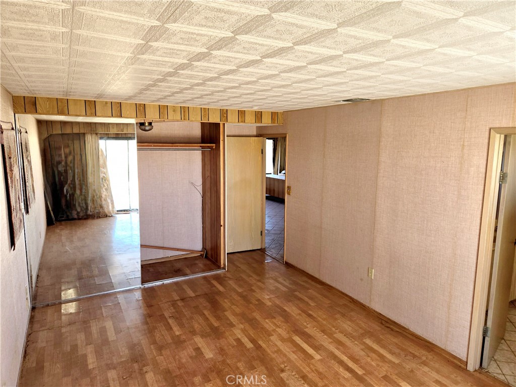 https://media.crmls.org/medias/db7b6817-18ba-4502-913b-6a228b5c9cc8.jpg?preset=X-Large