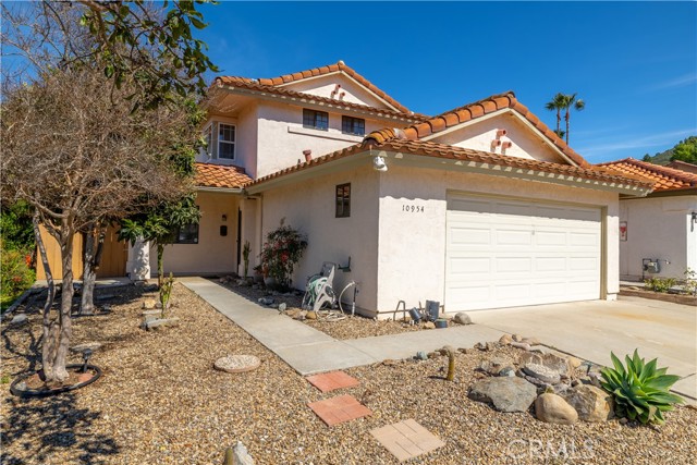 Detail Gallery Image 8 of 47 For 10954 Cool Lake, San Diego,  CA 92128 - 4 Beds | 2/1 Baths