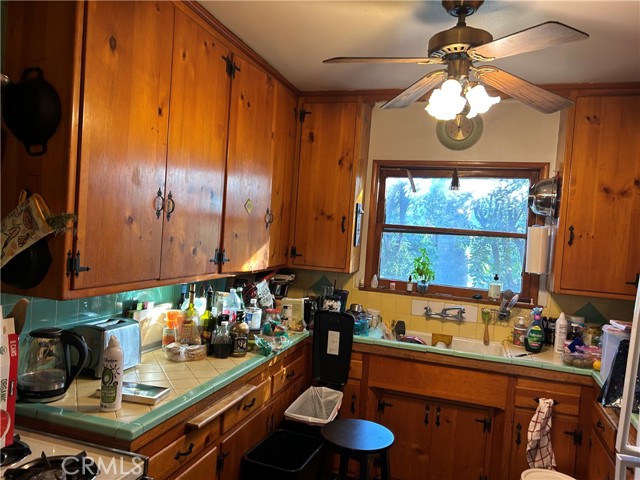 Detail Gallery Image 8 of 9 For 10553 Mcbroom, Sunland,  CA 91040 - 3 Beds | 2 Baths