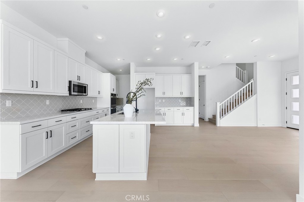 Db7ba086 0bd9 4081 8cf6 27c16d273f3a