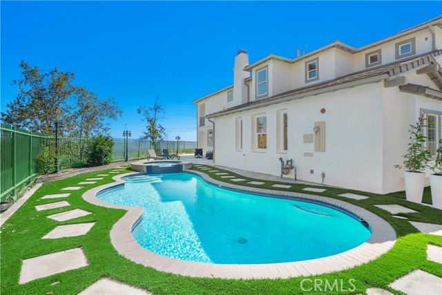 3318 Durham Court, Burbank CA: https://media.crmls.org/medias/db7c007d-5ca8-416f-8a93-e26f0626cc86.jpg