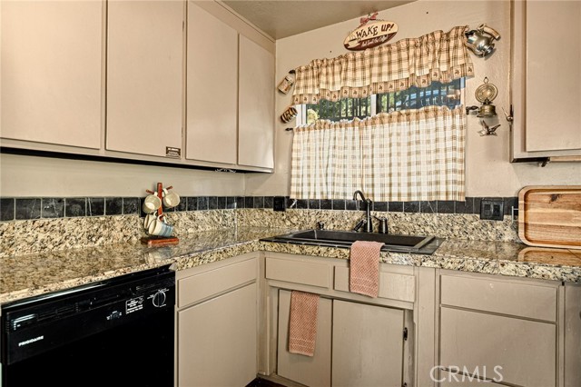 Detail Gallery Image 9 of 30 For 1256 Grass Valley, Lake Arrowhead,  CA 92352 - 3 Beds | 2 Baths