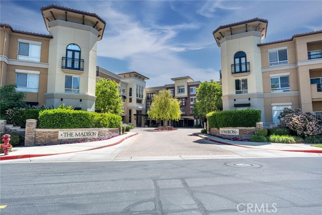 24595 Town Center Drive, Valencia CA: https://media.crmls.org/medias/db7c8f71-0272-487f-a0ef-667c80504621.jpg