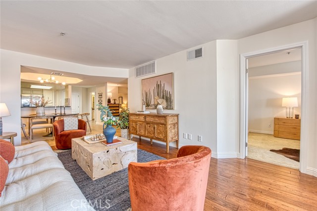 Detail Gallery Image 18 of 44 For 4755 Templeton St #2117,  Los Angeles,  CA 90032 - 2 Beds | 2 Baths