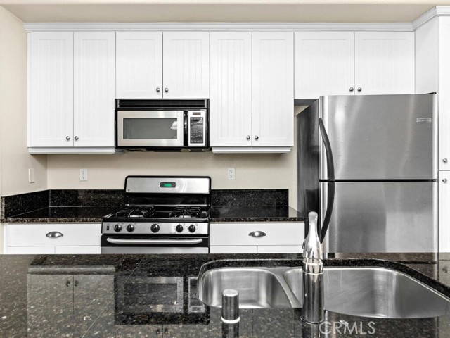 Detail Gallery Image 10 of 38 For 815 Harbor Cliff Way #239,  Oceanside,  CA 92054 - 3 Beds | 3/1 Baths
