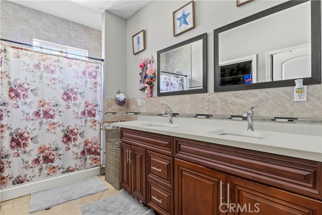 710 E 2nd Street, Santa Ana CA: https://media.crmls.org/medias/db7dba4a-9c33-4bd2-8bcc-58de7182d18d.jpg