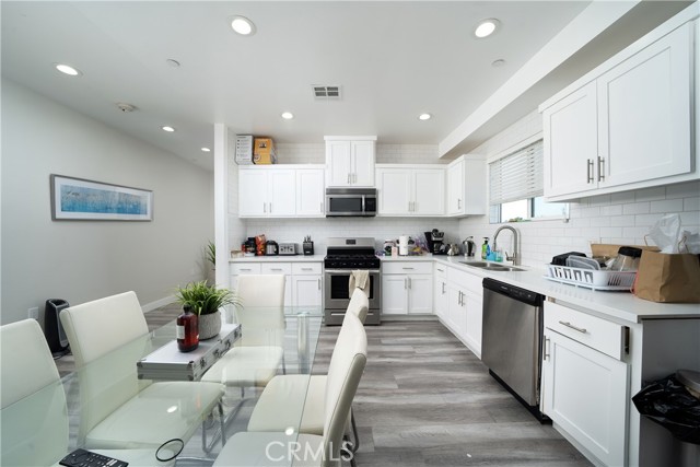 1805 S New England Street, Los Angeles CA: https://media.crmls.org/medias/db7f2f44-db59-4a46-8dc5-ba9eb51be133.jpg