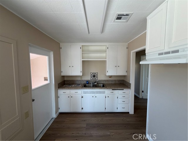 Detail Gallery Image 7 of 24 For 802 E Granada Ct, Ontario,  CA 91764 - 3 Beds | 1 Baths