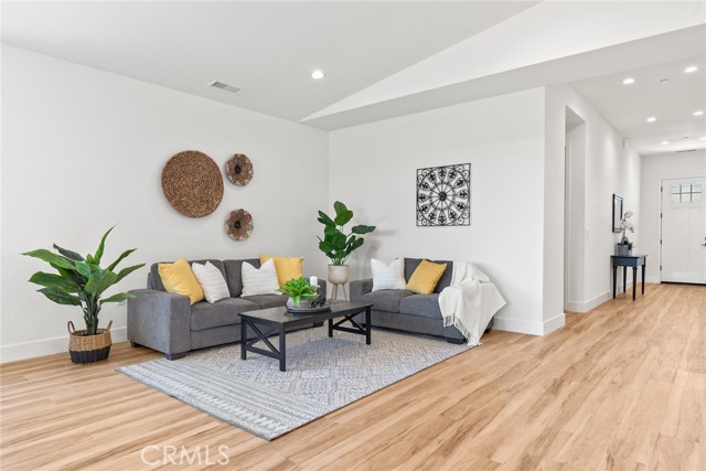 Detail Gallery Image 11 of 20 For 9 Harkness Court, Chico,  CA 95973 - 3 Beds | 2/1 Baths